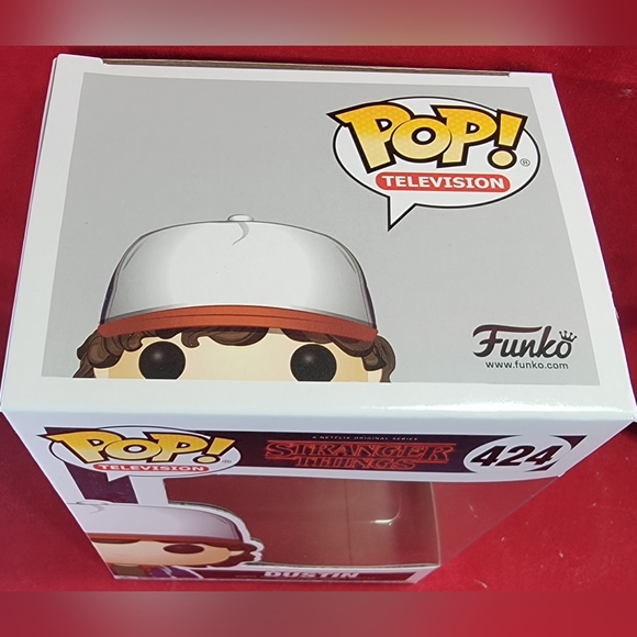 Dustin funko # 424 (nib) - Picture 4 of 7